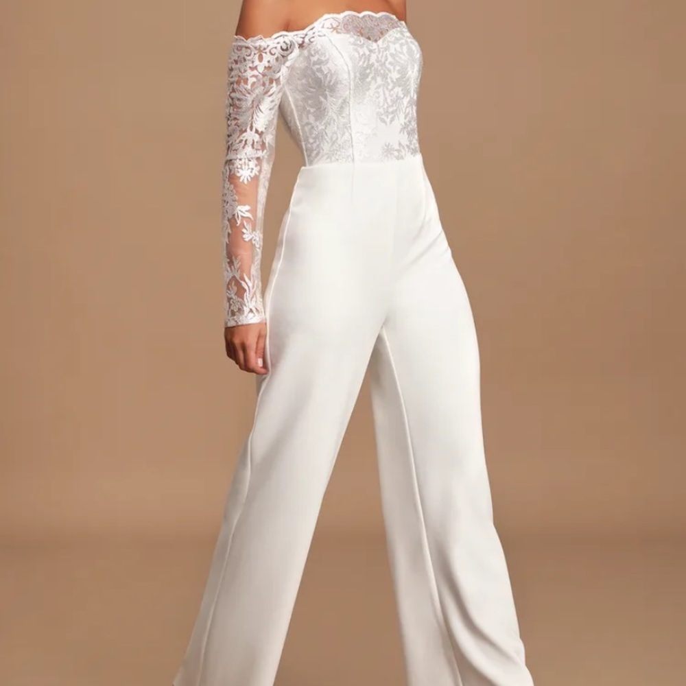🤍 Lulu’s Carried by Love White Jumpsuit